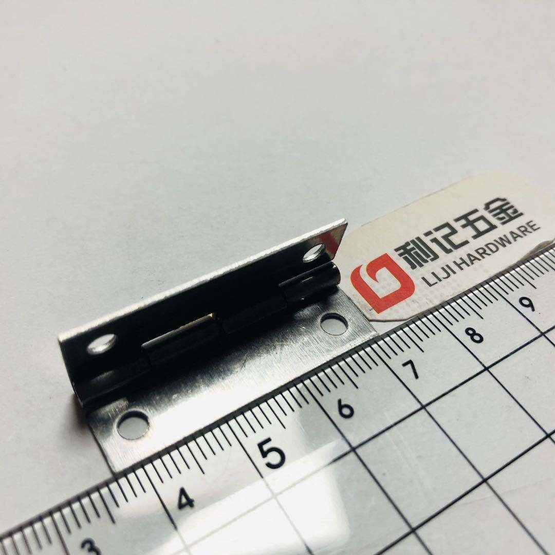 Iron Screw 2.3x8x8mm 9
